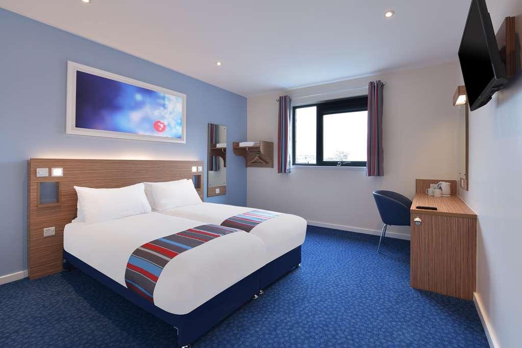 Travelodge Caerphilly Room photo